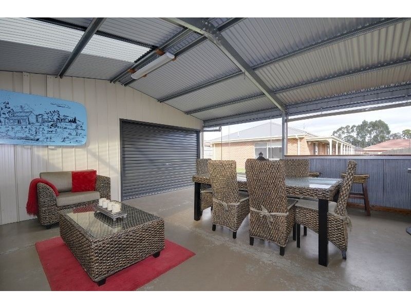 51 Sweetwater Place, Moe VIC 3825