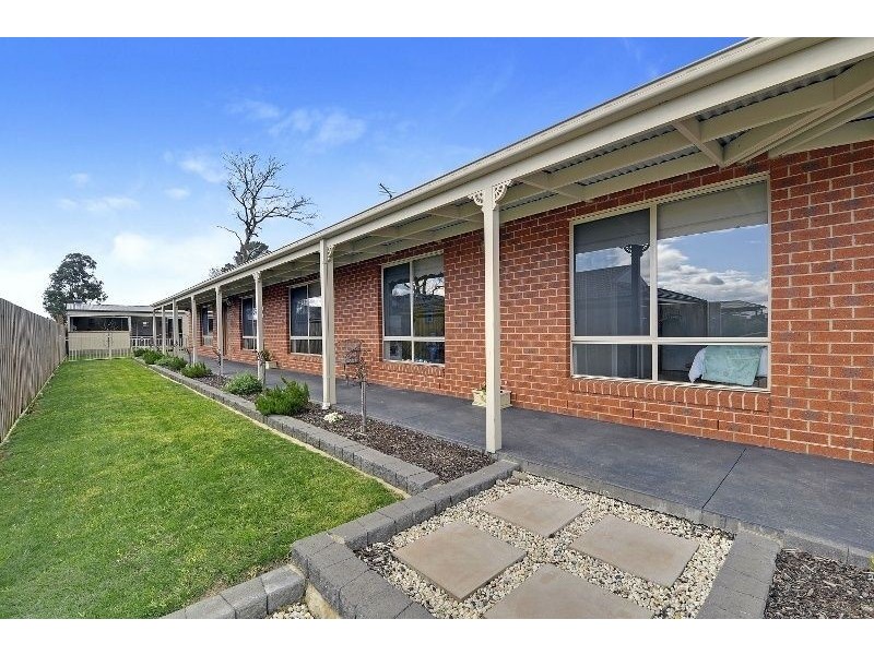 51 Sweetwater Place, Moe VIC 3825