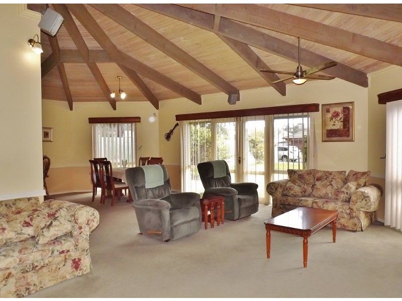 13 Howitt Court, Newborough VIC 3825