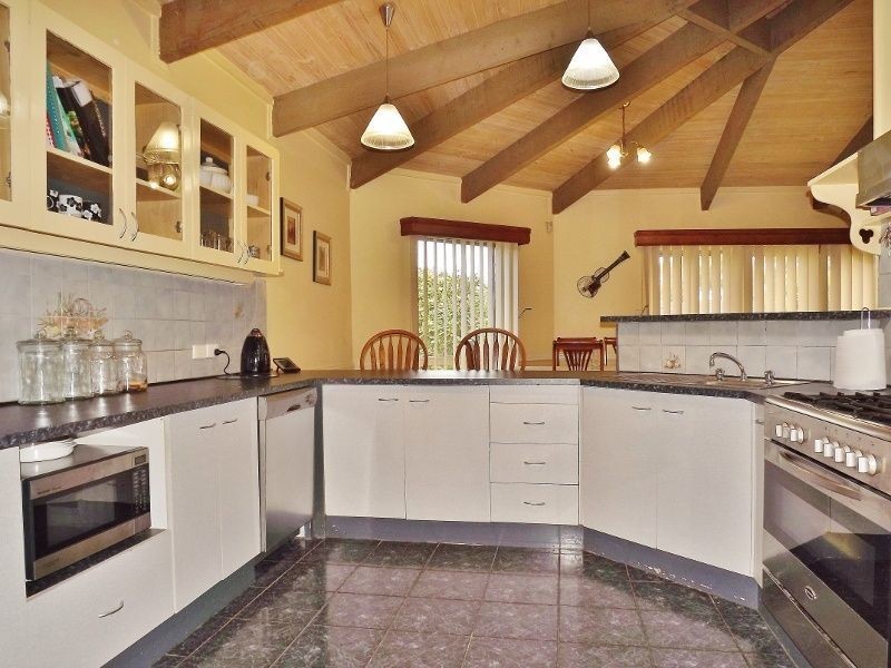 13 Howitt Court, Newborough VIC 3825