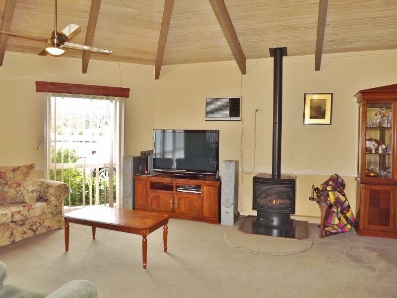 13 Howitt Court, Newborough VIC 3825