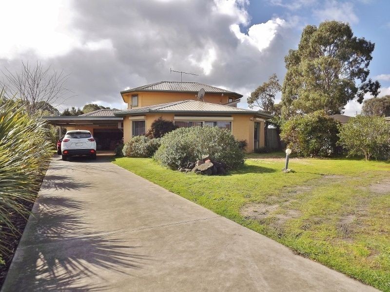 13 Howitt Court, Newborough VIC 3825