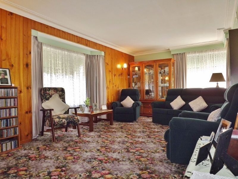 16 Alexander Avenue, Moe VIC 3825