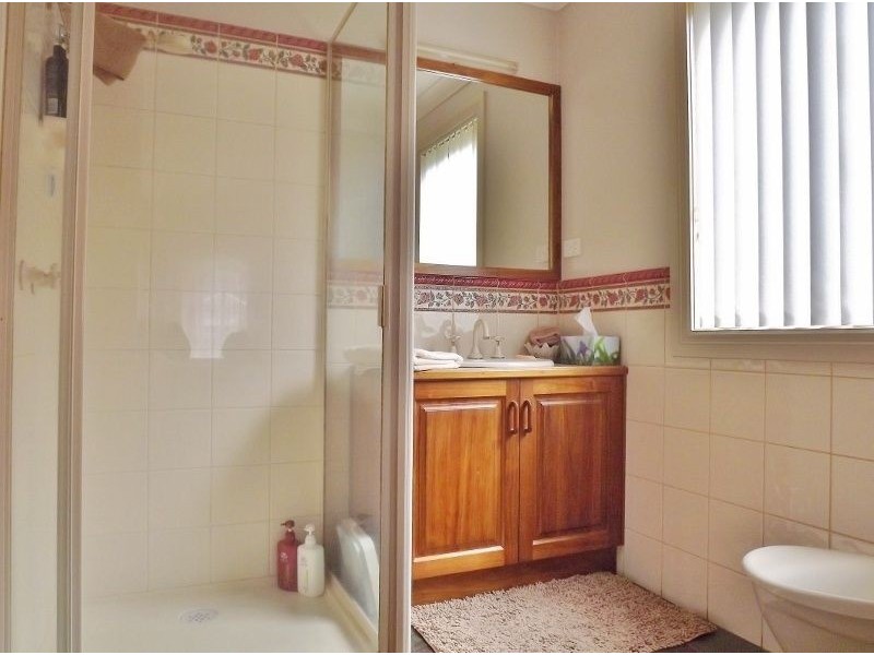 10 Rita Court, Newborough VIC 3825