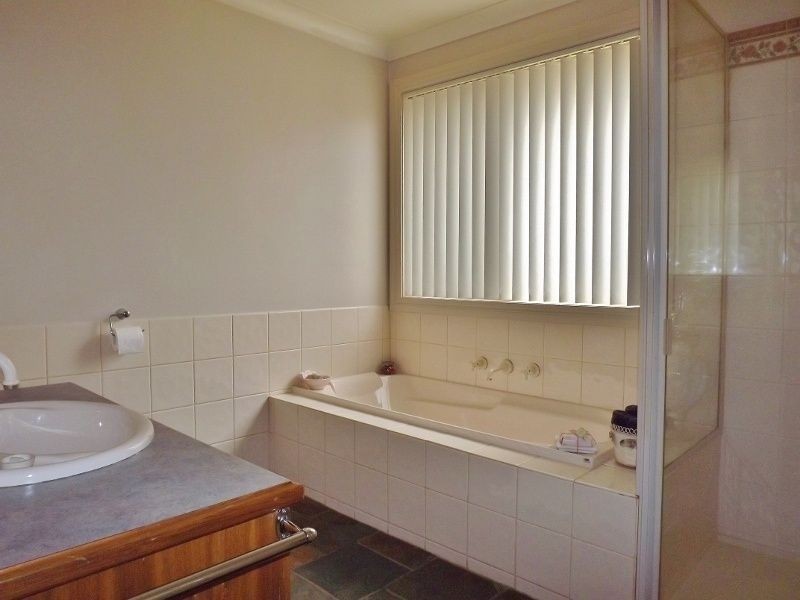 10 Rita Court, Newborough VIC 3825