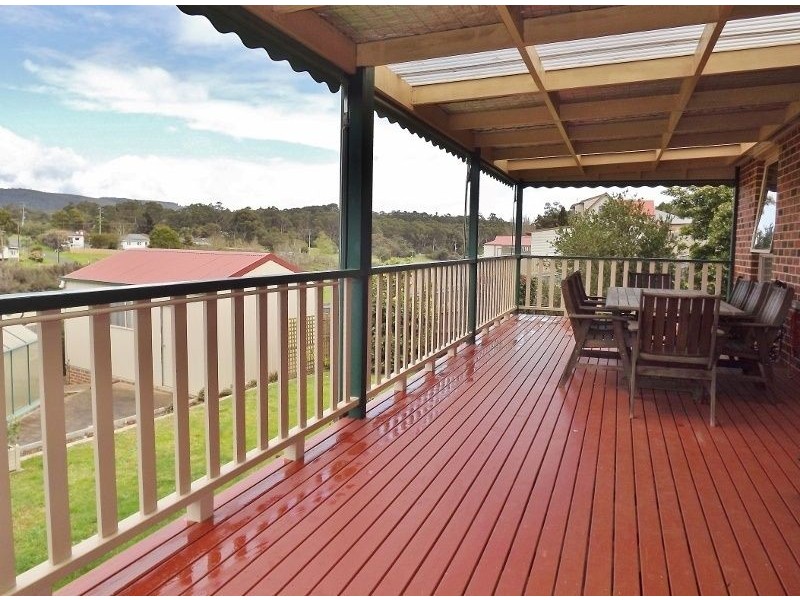 10 Rita Court, Newborough VIC 3825