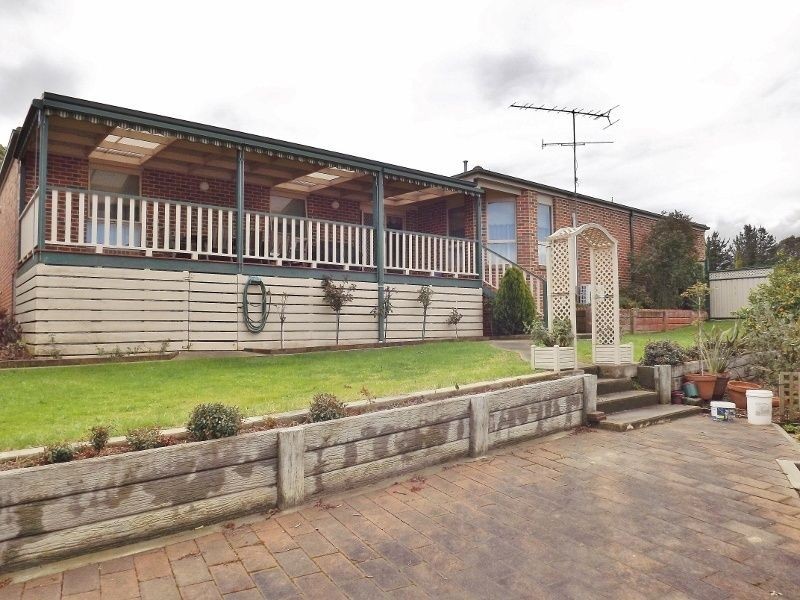 10 Rita Court, Newborough VIC 3825