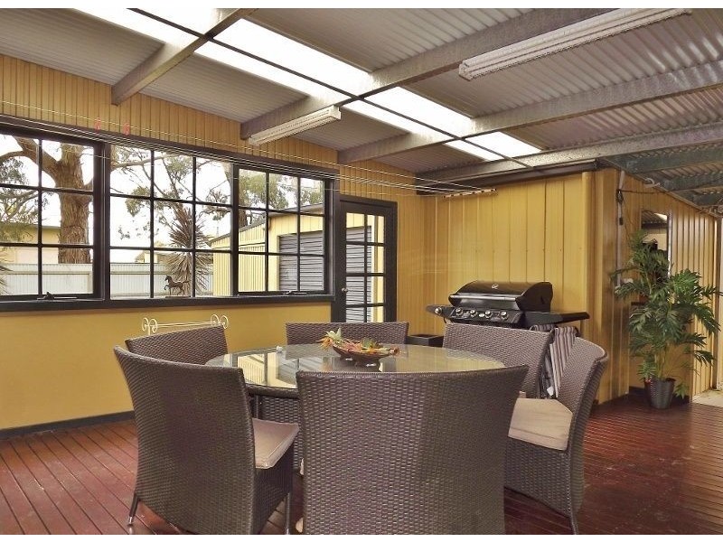 79 Moore Street, Moe VIC 3825