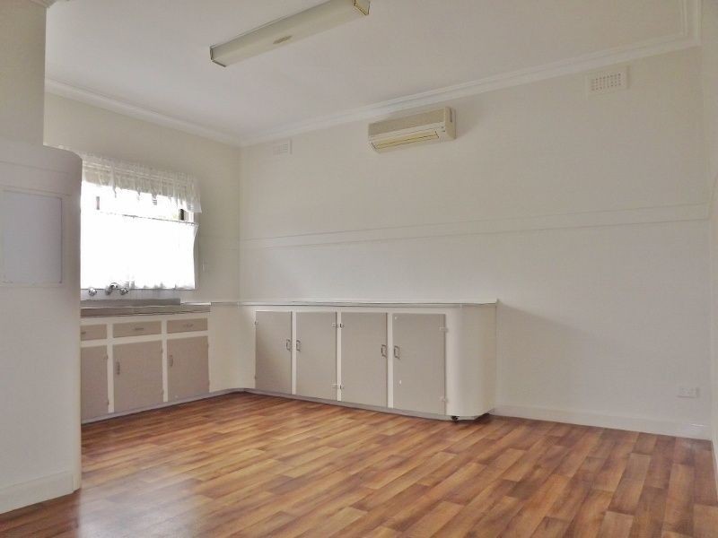 6 Robinson Street, Moe VIC 3825