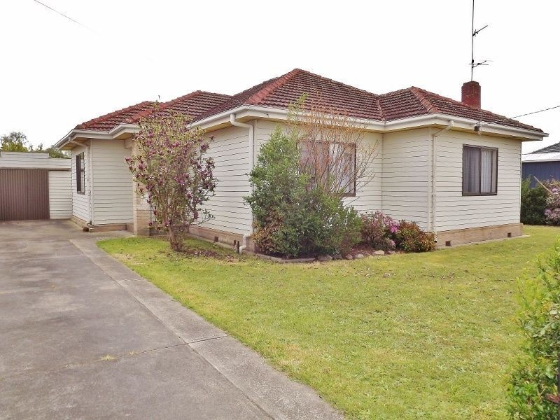 6 Robinson Street, Moe VIC 3825