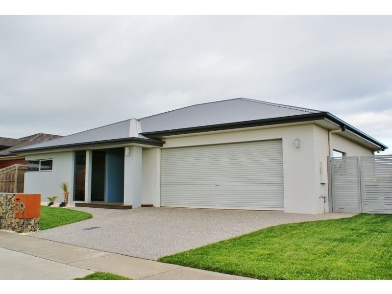 39 Davey Drive, Trafalgar VIC 3824