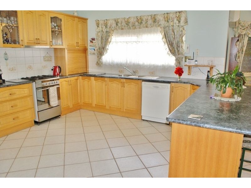 10 York Street, Moe VIC 3825