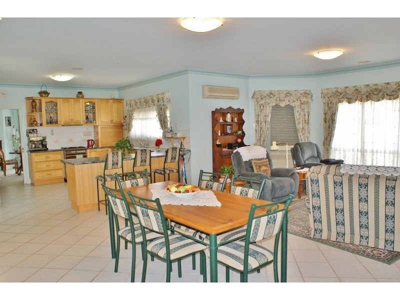 10 York Street, Moe VIC 3825