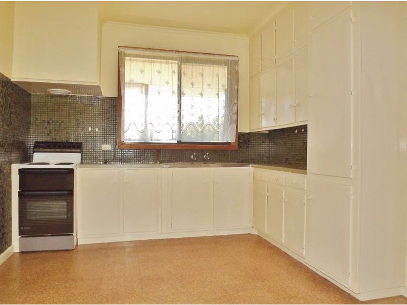 12 Phillip Street, Moe VIC 3825