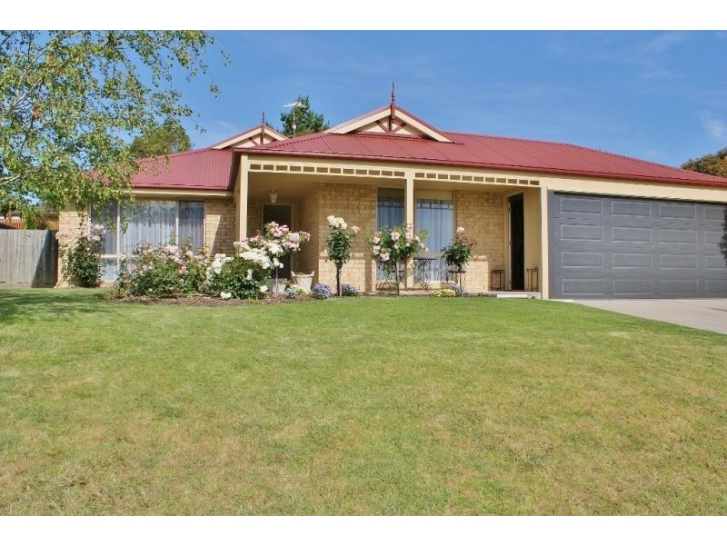 8 Amaroo Way, Newborough VIC 3825
