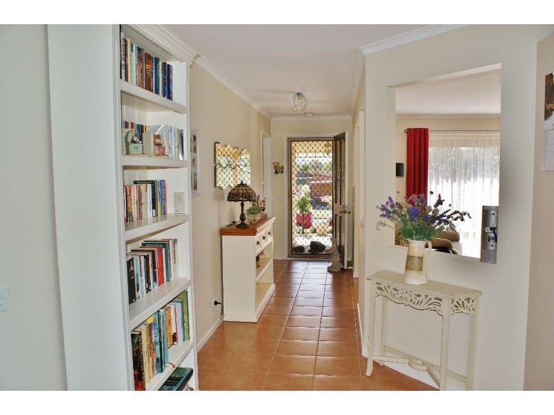 8 Amaroo Way, Newborough VIC 3825