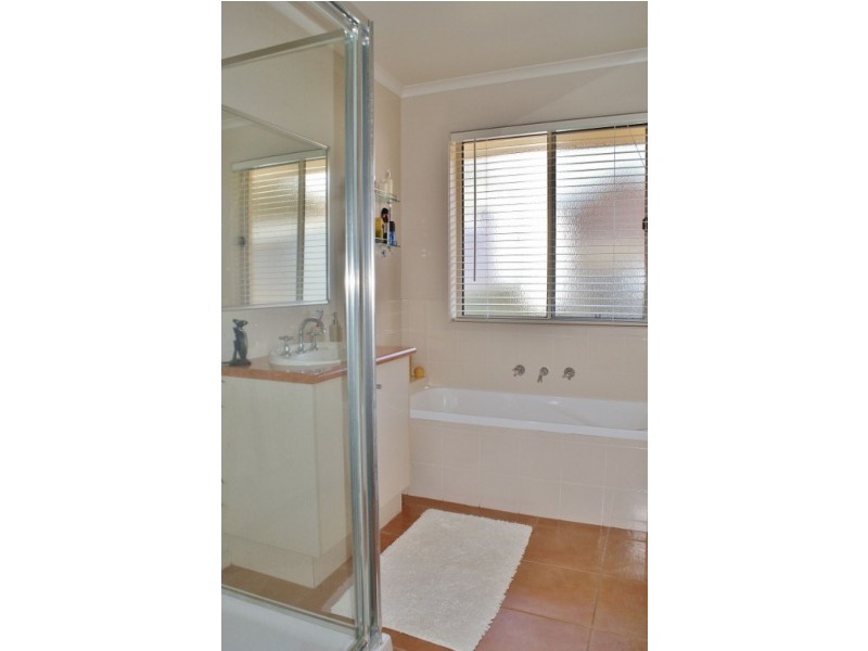 8 Amaroo Way, Newborough VIC 3825