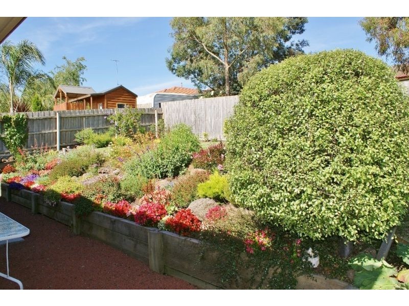 8 Amaroo Way, Newborough VIC 3825