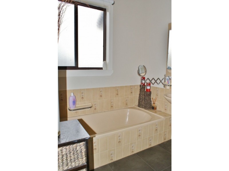 3 Blyth Court, Newborough VIC 3825