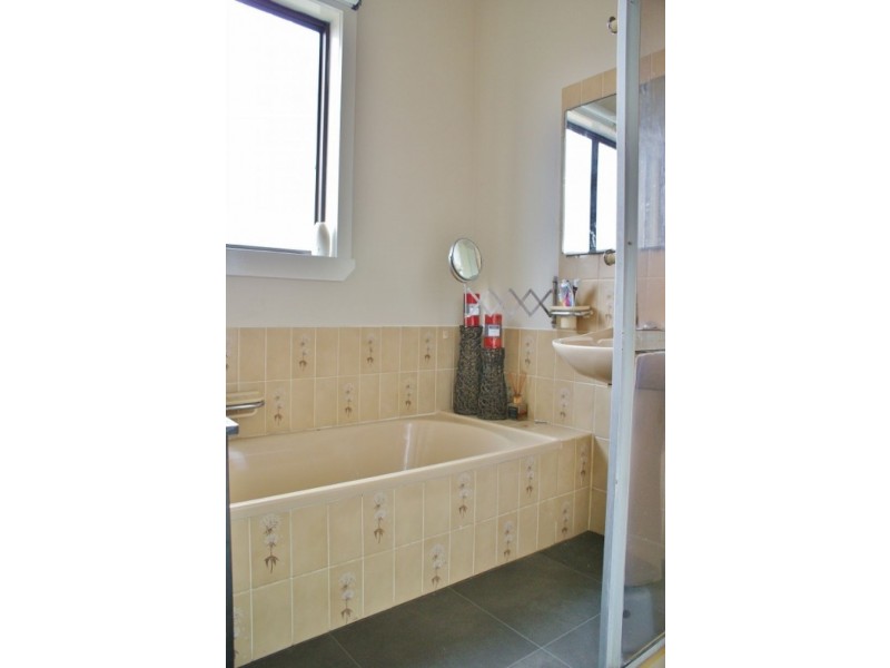 3 Blyth Court, Newborough VIC 3825