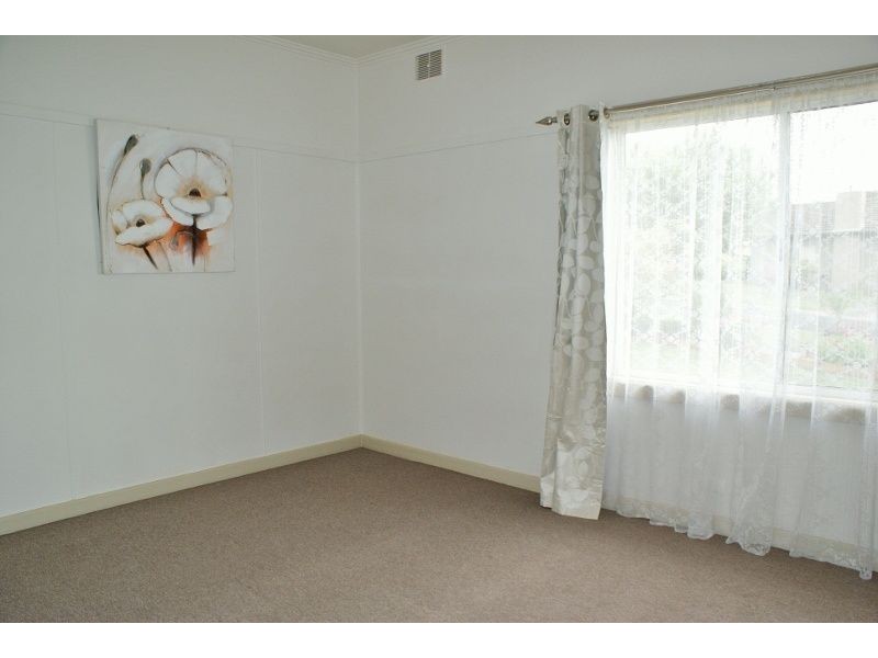 3 Scott Avenue, Moe VIC 3825