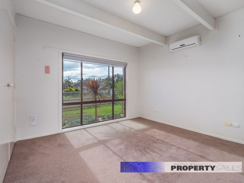 52 Dinwoodie Drive, Newborough VIC 3825
