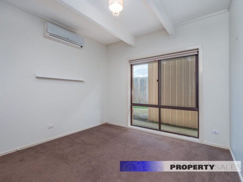 52 Dinwoodie Drive, Newborough VIC 3825