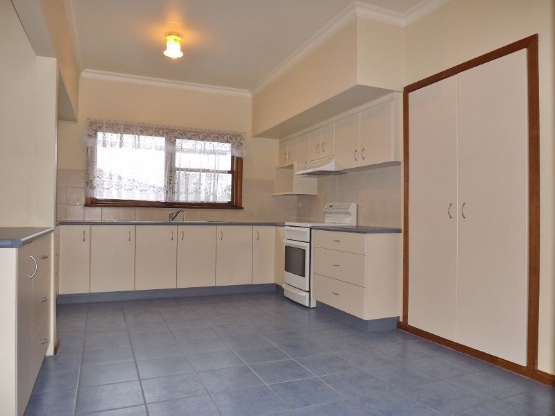 5 Tresswell Avenue, Newborough VIC 3825