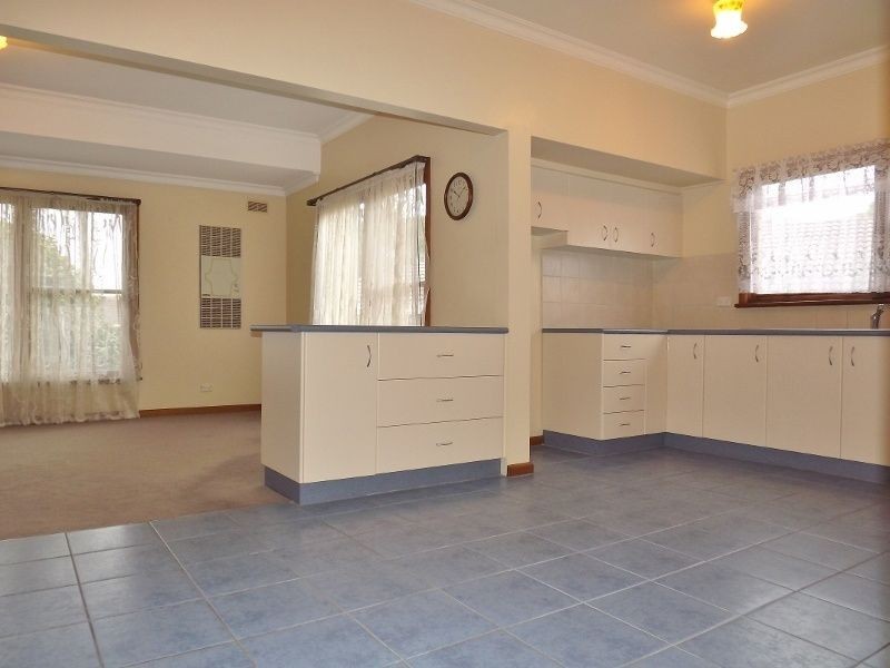 5 Tresswell Avenue, Newborough VIC 3825