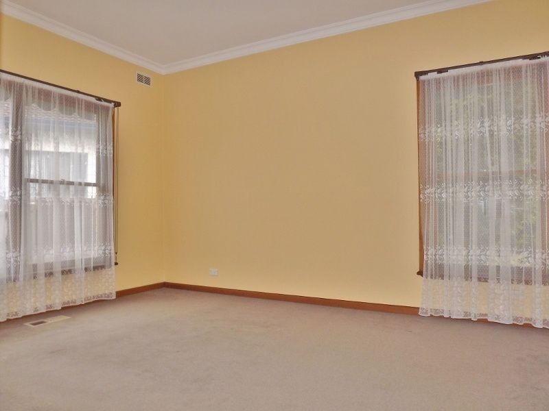 5 Tresswell Avenue, Newborough VIC 3825