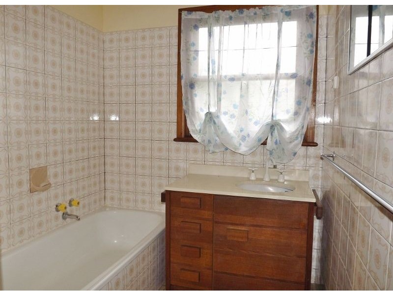 5 Tresswell Avenue, Newborough VIC 3825