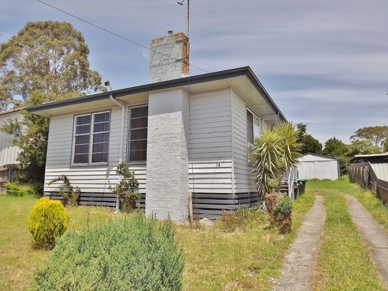 15 Charles Street, Moe VIC 3825