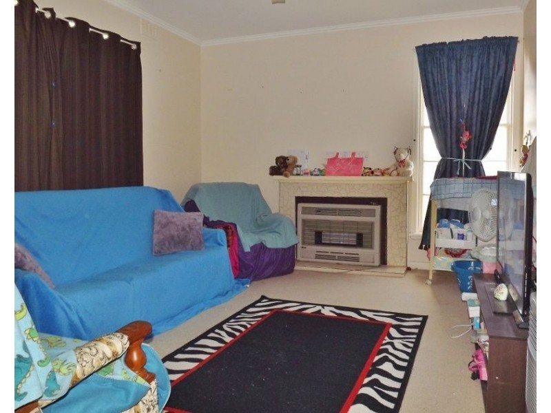 15 Charles Street, Moe VIC 3825
