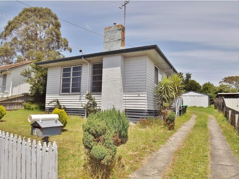 15 Charles Street, Moe VIC 3825