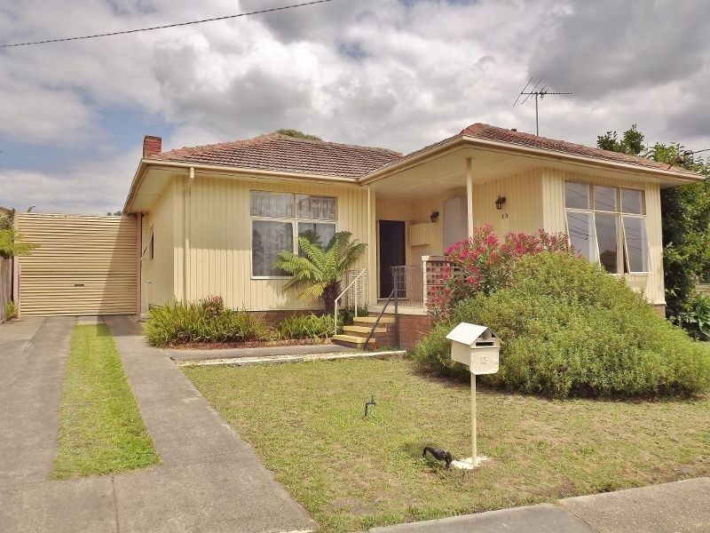 13 Service Road, Moe VIC 3825