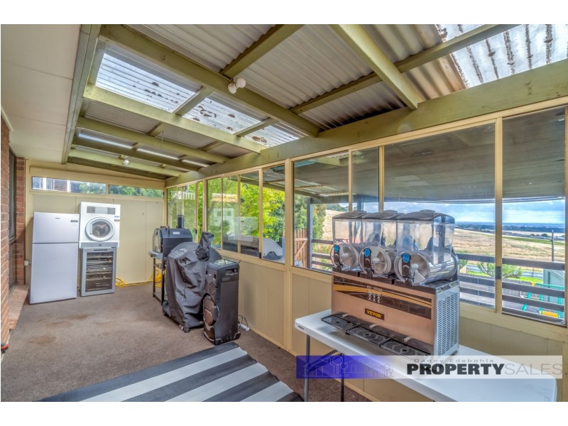 2 Taurus Way, Moe VIC 3825