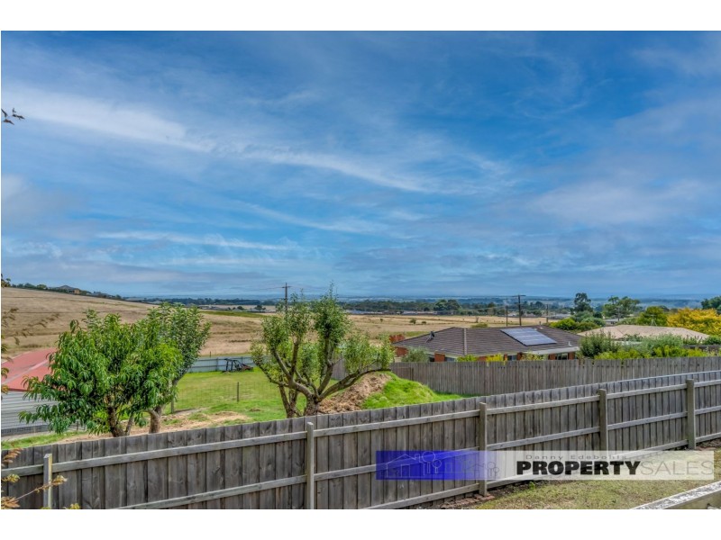 2 Taurus Way, Moe VIC 3825