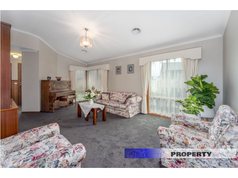 5 Tarra Court, Newborough VIC 3825