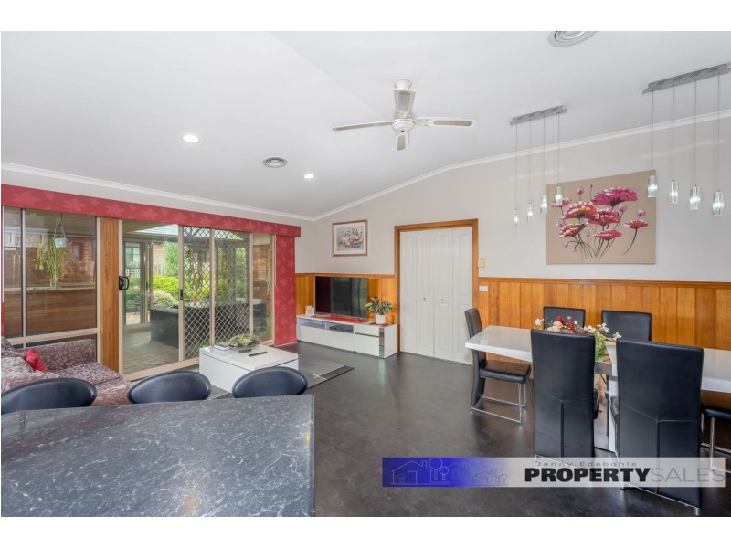 5 Tarra Court, Newborough VIC 3825