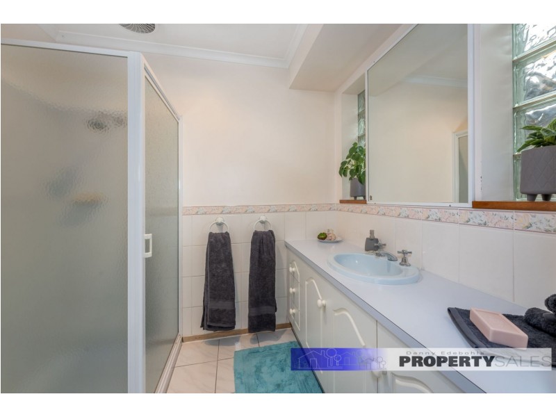 5 Tarra Court, Newborough VIC 3825