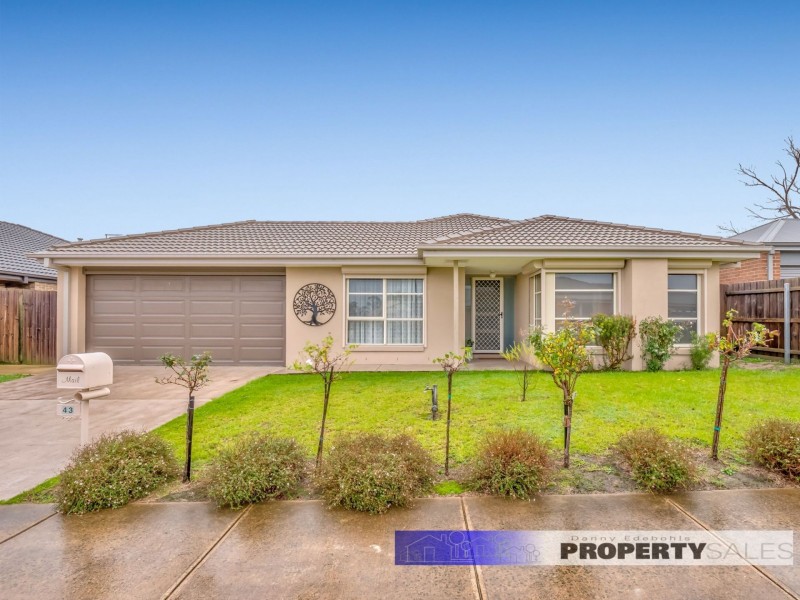 43 Sweetwater Place, Moe VIC 3825