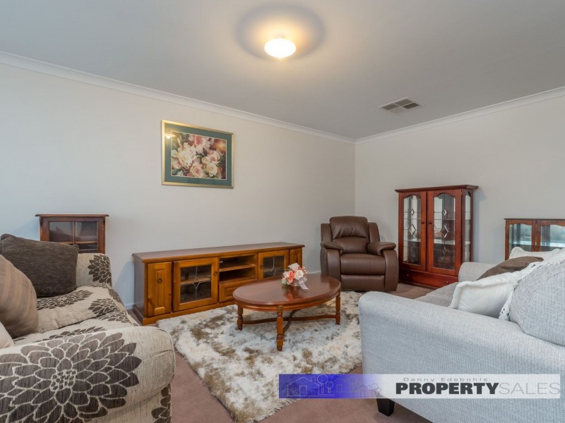 43 Sweetwater Place, Moe VIC 3825