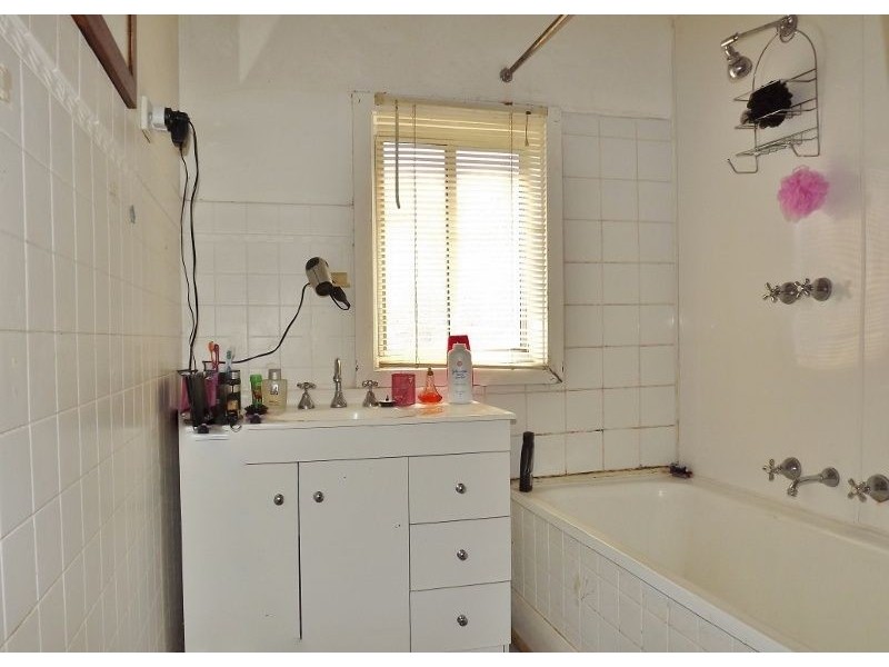 27 Murray Road, Newborough VIC 3825