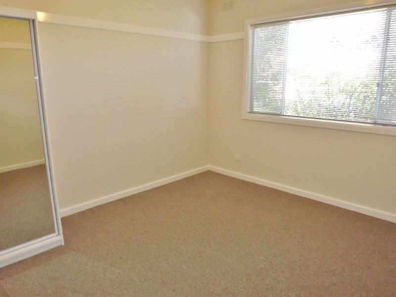 14 Gladstone Street, Moe VIC 3825