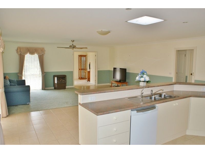 9 Rita Court, Newborough VIC 3825