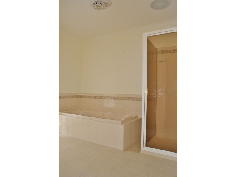 9 Rita Court, Newborough VIC 3825