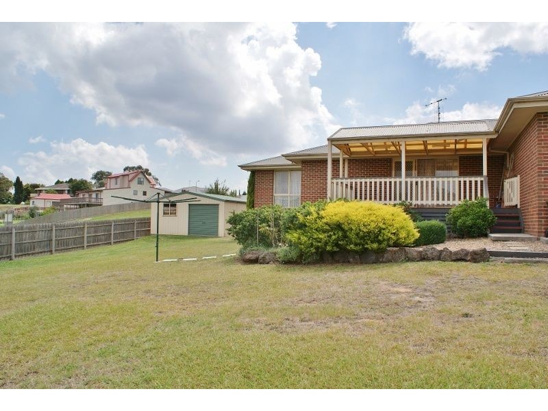 9 Rita Court, Newborough VIC 3825