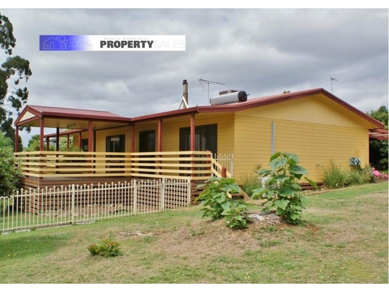 35 Pinnacle Drive, Rawson VIC 3825