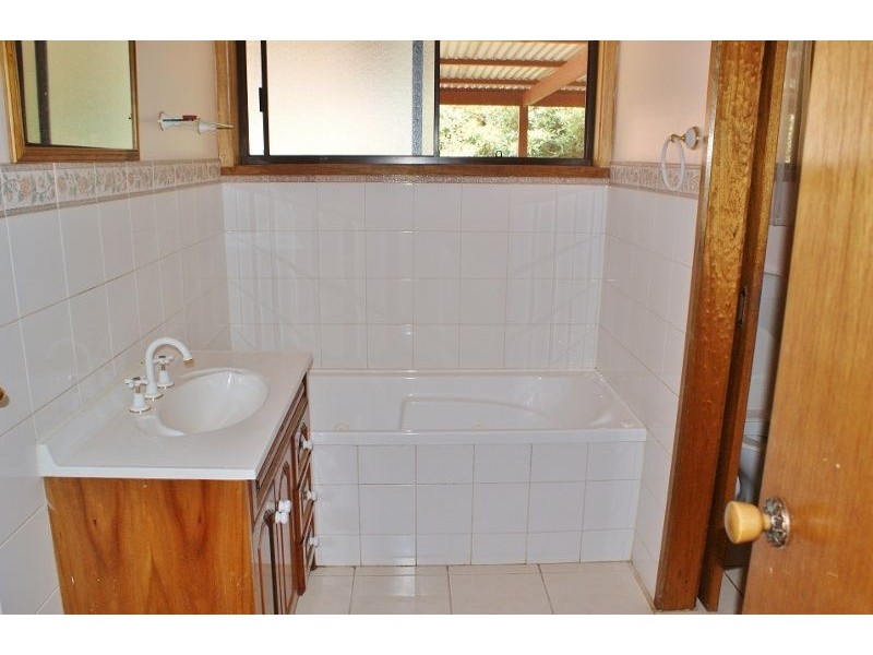 35 Pinnacle Drive, Rawson VIC 3825