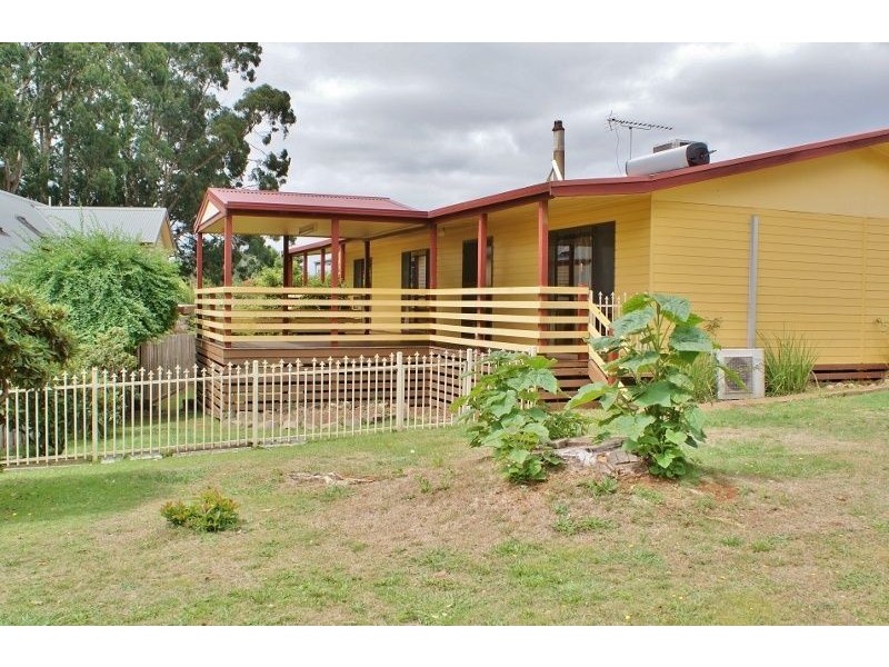 35 Pinnacle Drive, Rawson VIC 3825